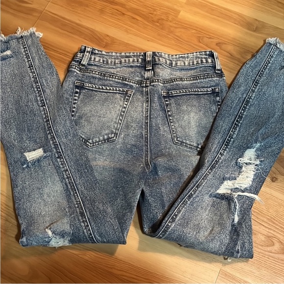 Ripped jeans! - Picture 2 of 3